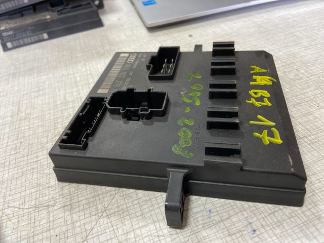 bontott AUDI A4 B7 Komfort Elektronika