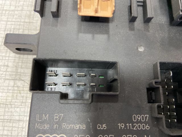 bontott AUDI A4 B7 Komfort Elektronika