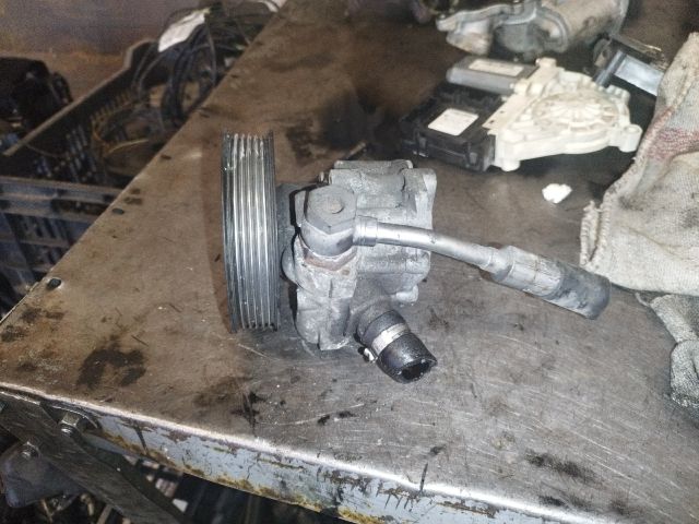 bontott AUDI A4 B7 Kormányszervó Motor (Hidraulikus)