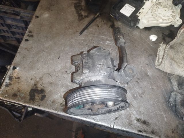 bontott AUDI A4 B7 Kormányszervó Motor (Hidraulikus)