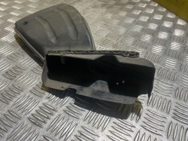 bontott AUDI A4 B7 Légbeömlő Cső