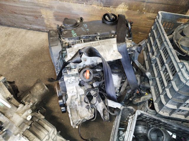 bontott AUDI A4 B7 Motor (Fűzött blokk hengerfejjel)