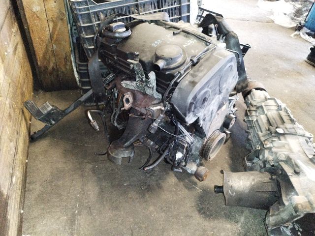 bontott AUDI A4 B7 Motor (Fűzött blokk hengerfejjel)