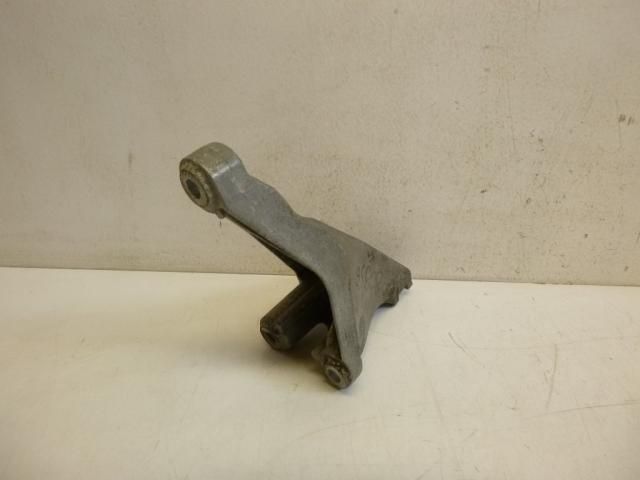 bontott AUDI A4 B7 Motor Tartó Bak (Fém)