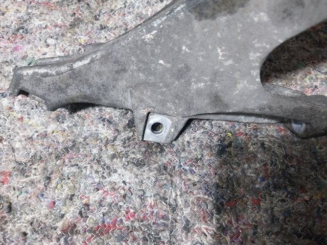 bontott AUDI A4 B7 Motor Tartó Bak (Fém)