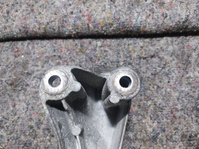 bontott AUDI A4 B7 Motor Tartó Bak (Fém)