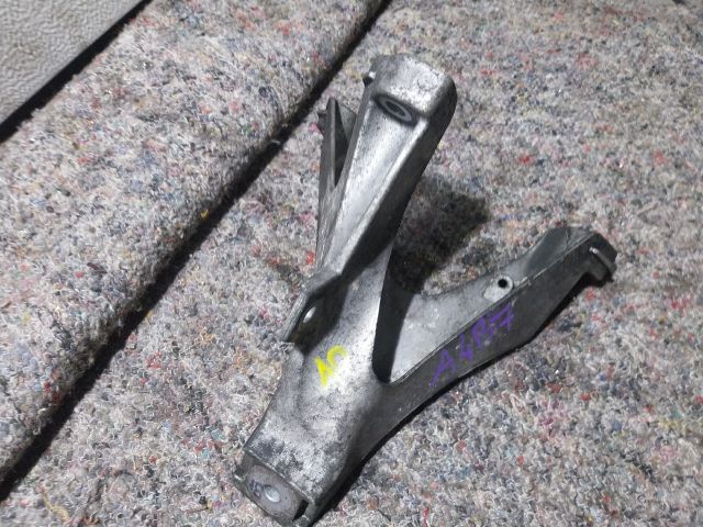 bontott AUDI A4 B7 Motor Tartó Bak (Fém)