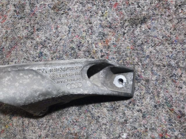 bontott AUDI A4 B7 Motor Tartó Bak (Fém)