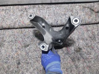 bontott AUDI A4 B7 Motor Tartó Bak (Fém)