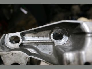 bontott AUDI A4 B7 Motor Tartó Bak (Fém)