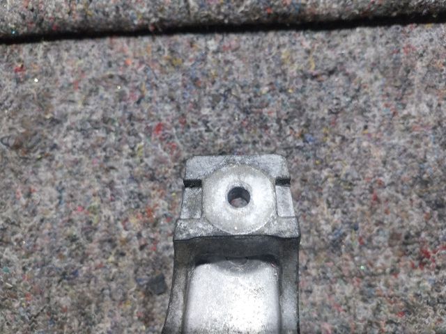 bontott AUDI A4 B7 Motor Tartó Bak (Fém)