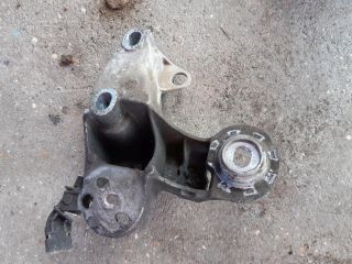 bontott AUDI A4 B7 Motor Tartó Bak Jobb