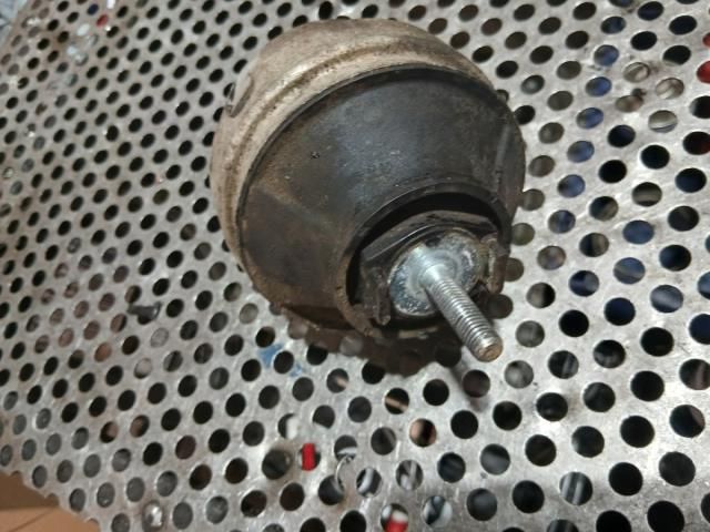 bontott AUDI A4 B7 Motor Tartó Bak (Pozíciófüggetlen)