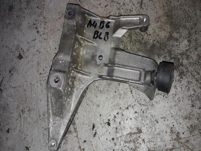 bontott AUDI A4 B7 Motor Tartó Bak (Pozíciófüggetlen)