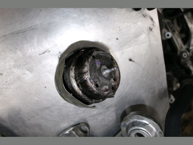 bontott AUDI A4 B7 Motor Tartó Bak (Pozíciófüggetlen)