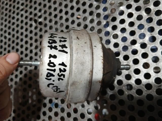 bontott AUDI A4 B7 Motor Tartó Bak (Pozíciófüggetlen)