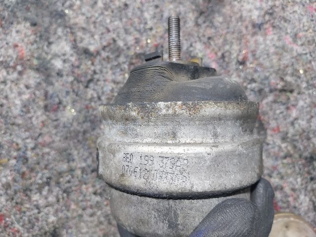 bontott AUDI A4 B7 Motor Tartó Bak (Pozíciófüggetlen)