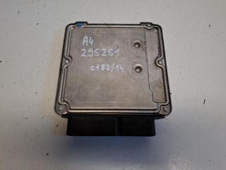 bontott AUDI A4 B7 Motorvezérlő