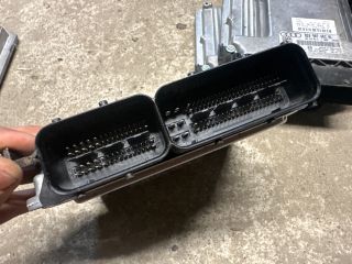 bontott AUDI A4 B7 Motorvezérlő