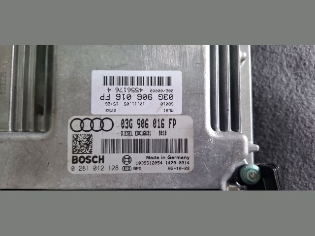 bontott AUDI A4 B7 Motorvezérlő