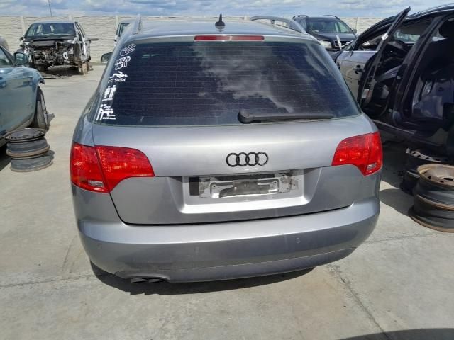 bontott AUDI A4 B7 Motorvezérlő