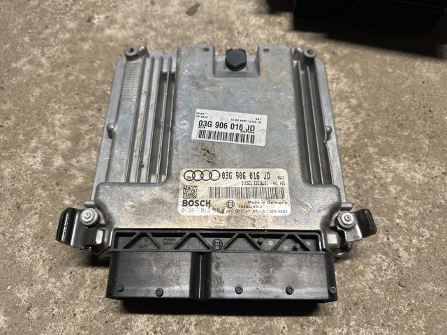 bontott AUDI A4 B7 Motorvezérlő