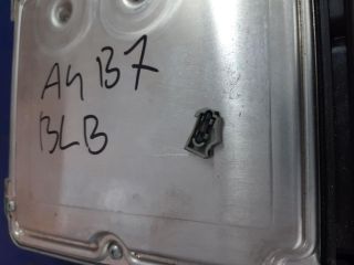 bontott AUDI A4 B7 Motorvezérlő