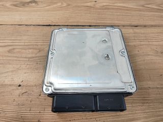 bontott AUDI A4 B7 Motorvezérlő