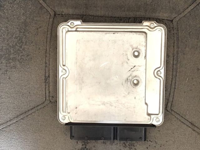 bontott AUDI A4 B7 Motorvezérlő