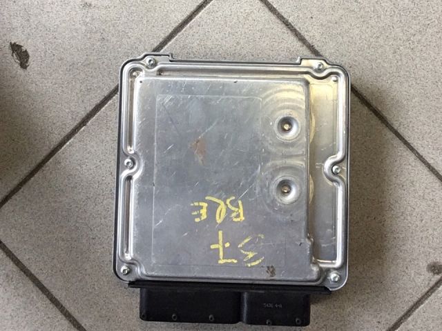 bontott AUDI A4 B7 Motorvezérlő