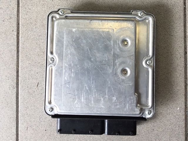 bontott AUDI A4 B7 Motorvezérlő