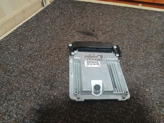 bontott AUDI A4 B7 Motorvezérlő