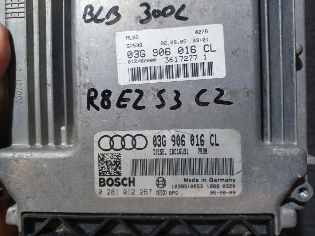 bontott AUDI A4 B7 Motorvezérlő