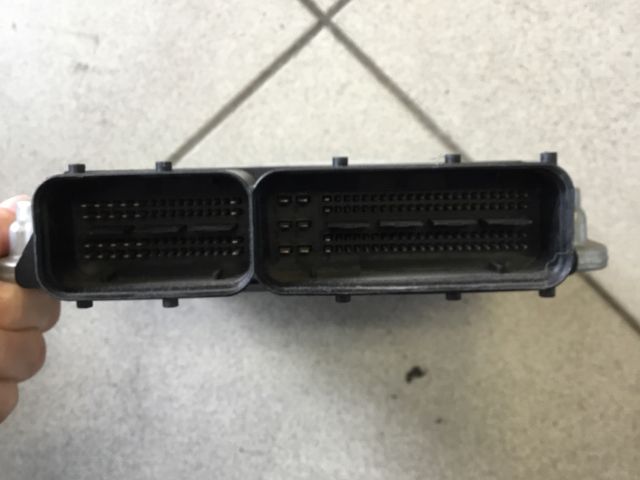 bontott AUDI A4 B7 Motorvezérlő