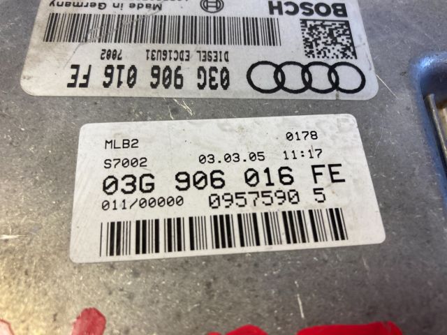 bontott AUDI A4 B7 Motorvezérlő