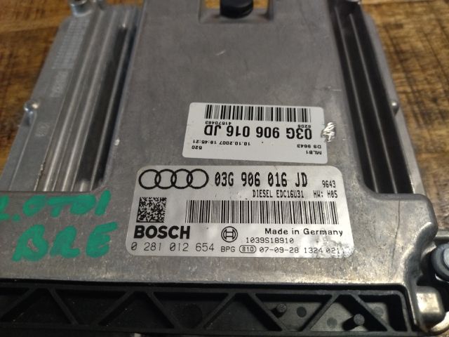 bontott AUDI A4 B7 Motorvezérlő