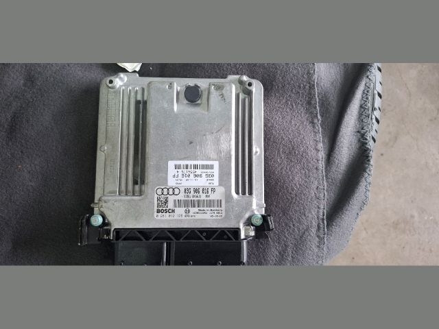 bontott AUDI A4 B7 Motorvezérlő