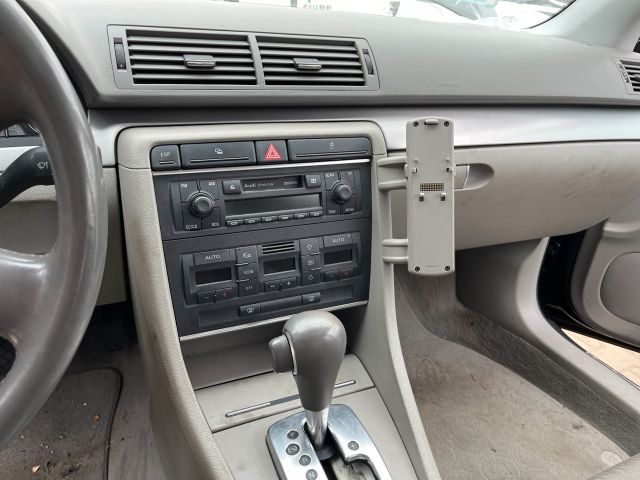 bontott AUDI A4 B7 Motorvezérlő