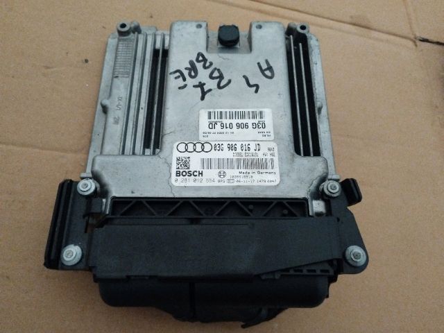 bontott AUDI A4 B7 Motorvezérlő
