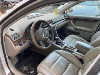 bontott AUDI A4 B7 Motorvezérlő