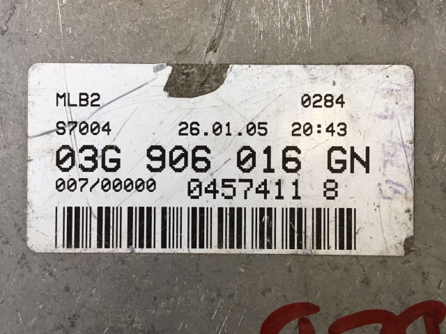 bontott AUDI A4 B7 Motorvezérlő