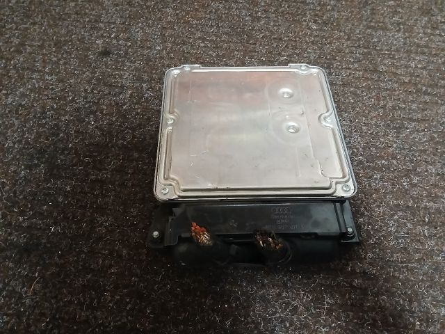 bontott AUDI A4 B7 Motorvezérlő