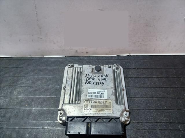 bontott AUDI A4 B7 Motorvezérlő