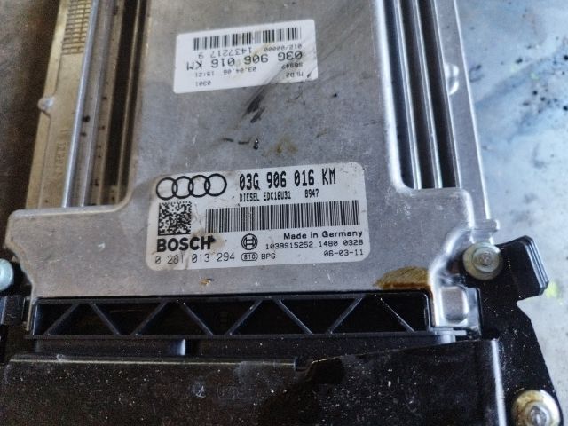 bontott AUDI A4 B7 Motorvezérlő