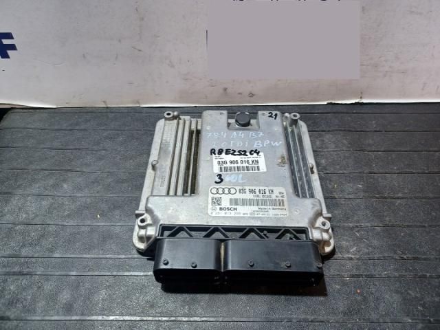 bontott AUDI A4 B7 Motorvezérlő