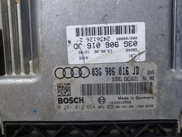 bontott AUDI A4 B7 Motorvezérlő