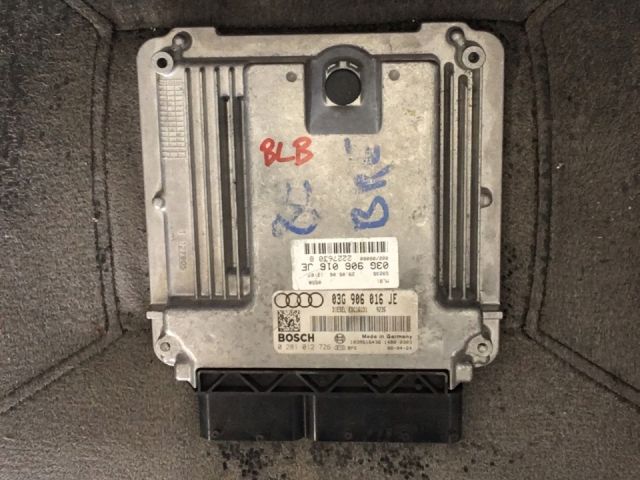 bontott AUDI A4 B7 Motorvezérlő