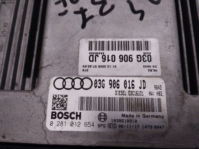 bontott AUDI A4 B7 Motorvezérlő