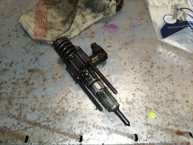 bontott AUDI A4 B7 Porlasztó (1 db)