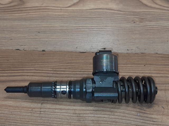 bontott AUDI A4 B7 Porlasztó (1 db)